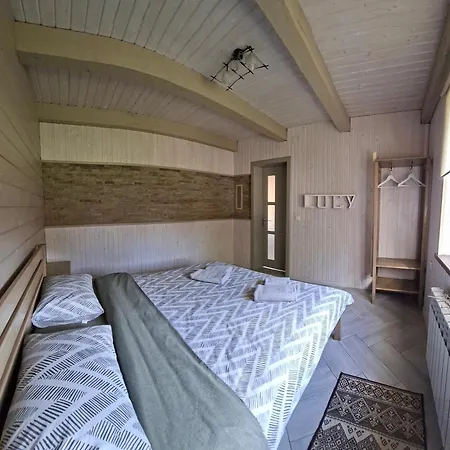 Lucy Otel Yaremche